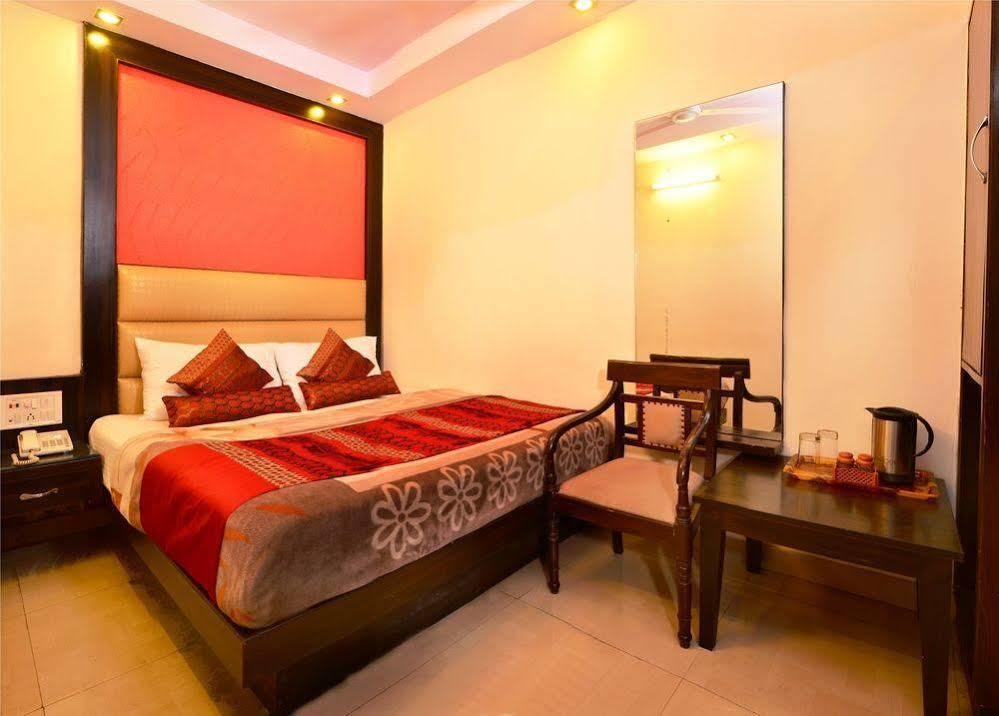 Omega Residency Hotel New Delhi Exterior photo